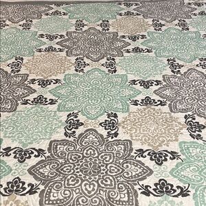 Patterned Quilt with 2 shams